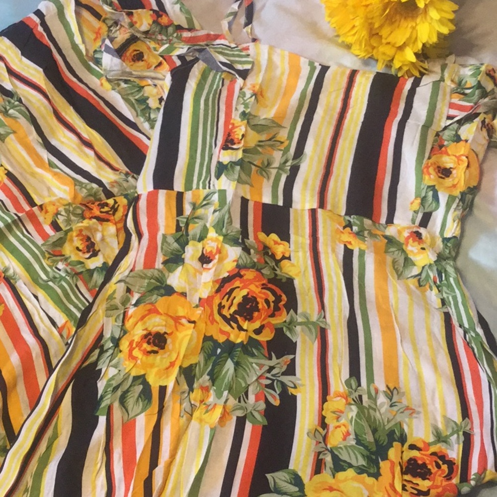 YELLOW FLORAL COLD SHOULDER STRIPE DRESS - Picture 5 of 8